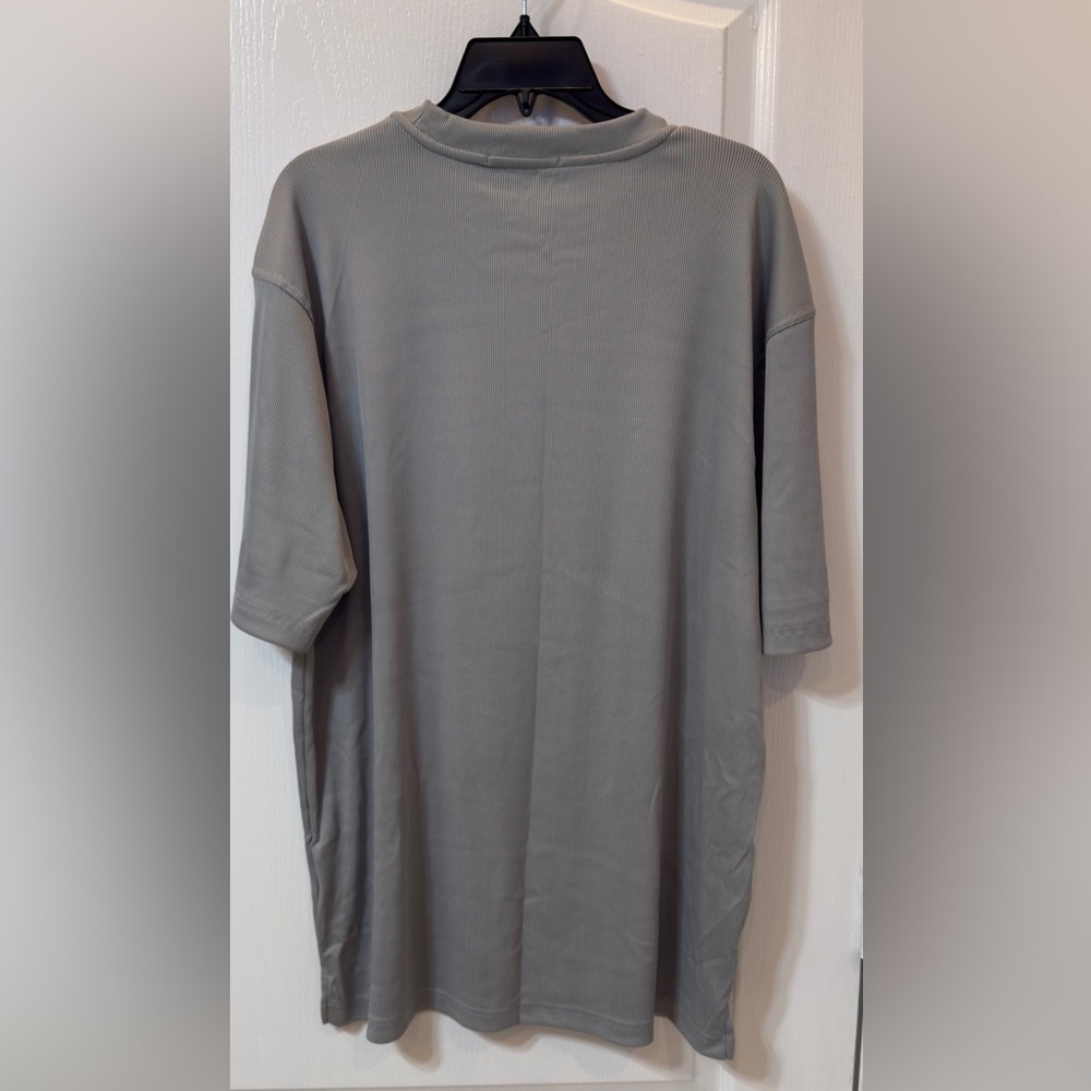 Uomo Log- In Men's Crew Neck Short Sleeve Shirt - Light Gray 2XL. New w/o tags - Picture 2 of 8